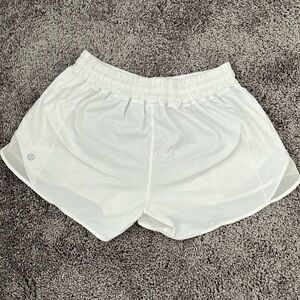 Lululemon Hotty Hot 4 ‘’ Shorts in White